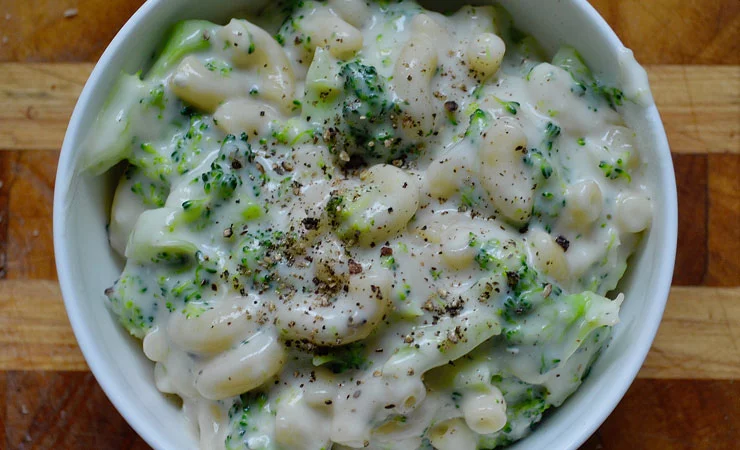Creamed broccoli and macaroni