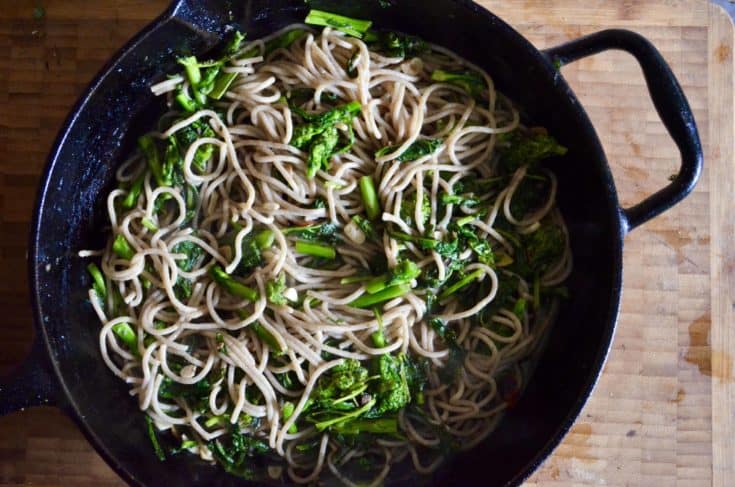 Whole wheat spaghetti with anchovies and broccoli rabe