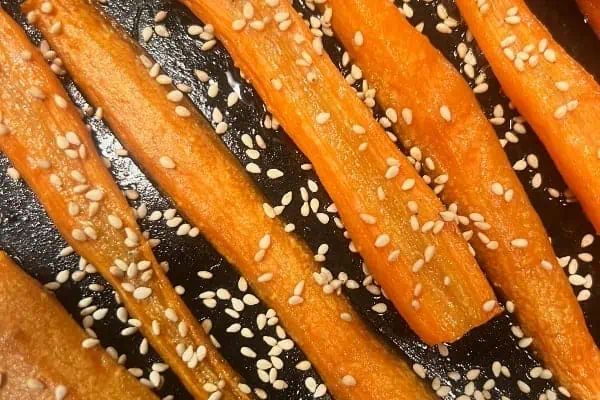 Brown-Sugar-and-Sesame Roasted Carrots